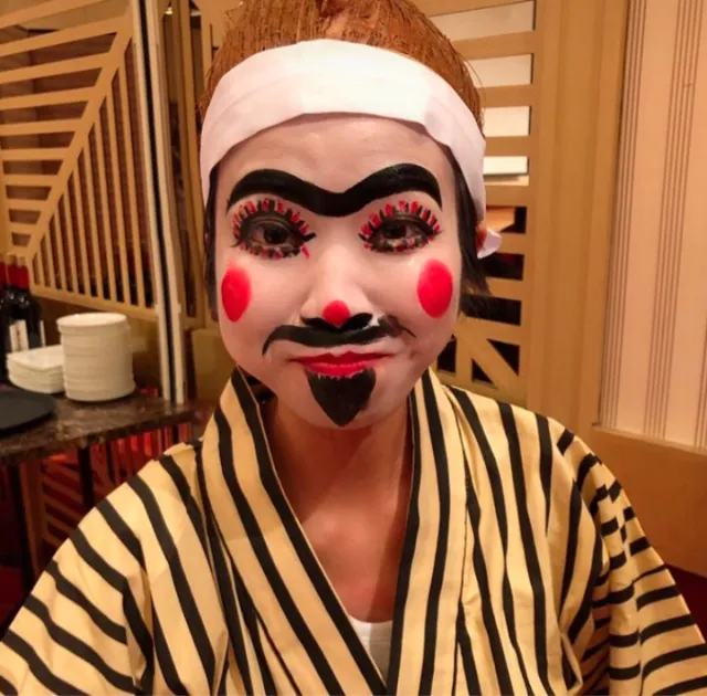 クリニックかふぅ院長・宮里翔子(エイサーのチョンダラー姿)